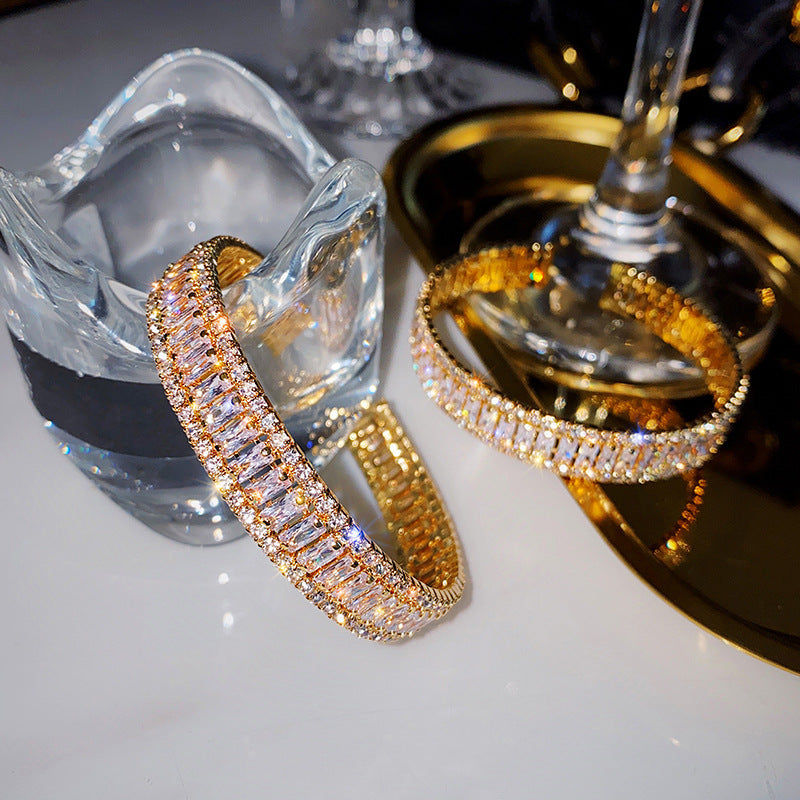 Zirconia Collision Spark Bracelet Design