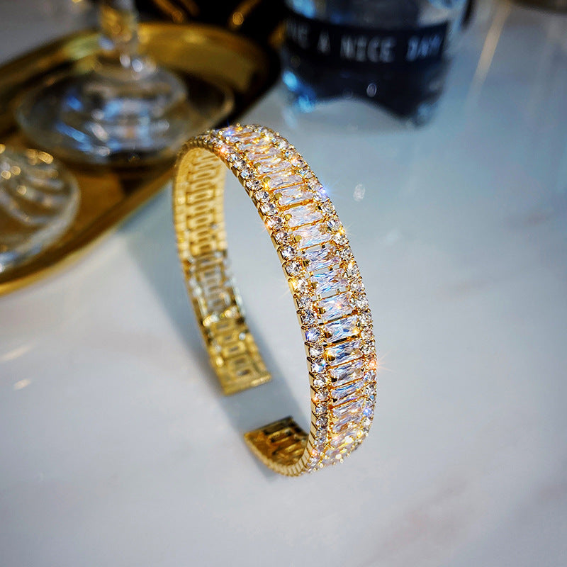 Zirconia Collision Spark Bracelet Design